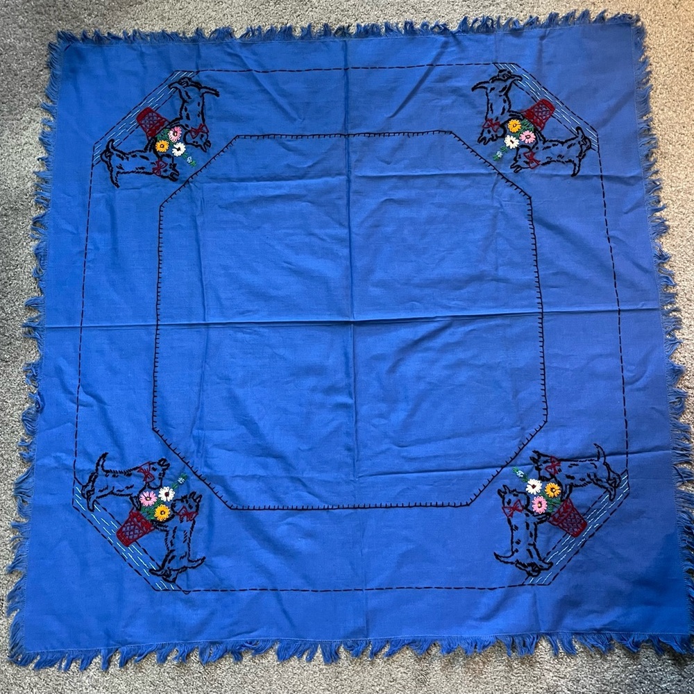Vintage Scottie Dog Embroidered deep blue Tablecloth with Fringe 33” x 33”. EX